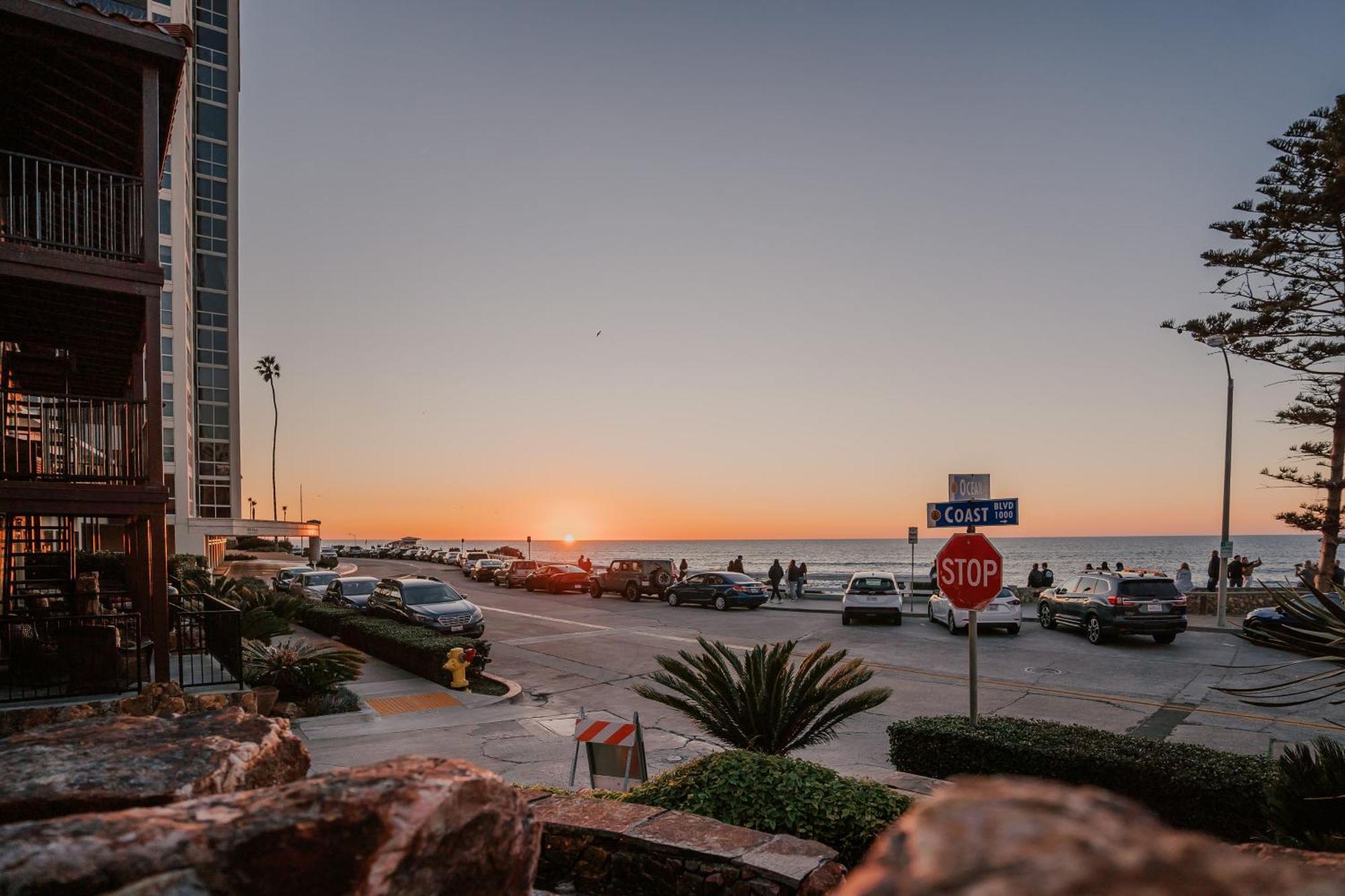 Pantai Inn Сан Диего Екстериор снимка