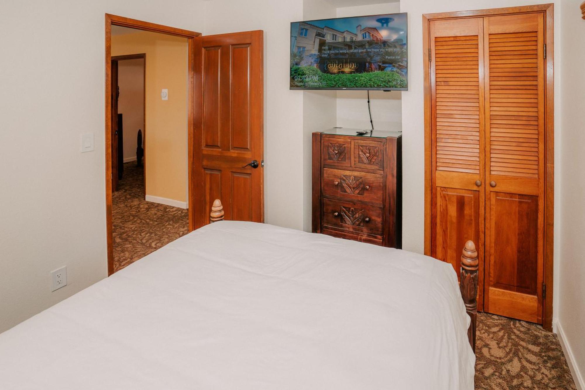 Pantai Inn Сан Диего Екстериор снимка