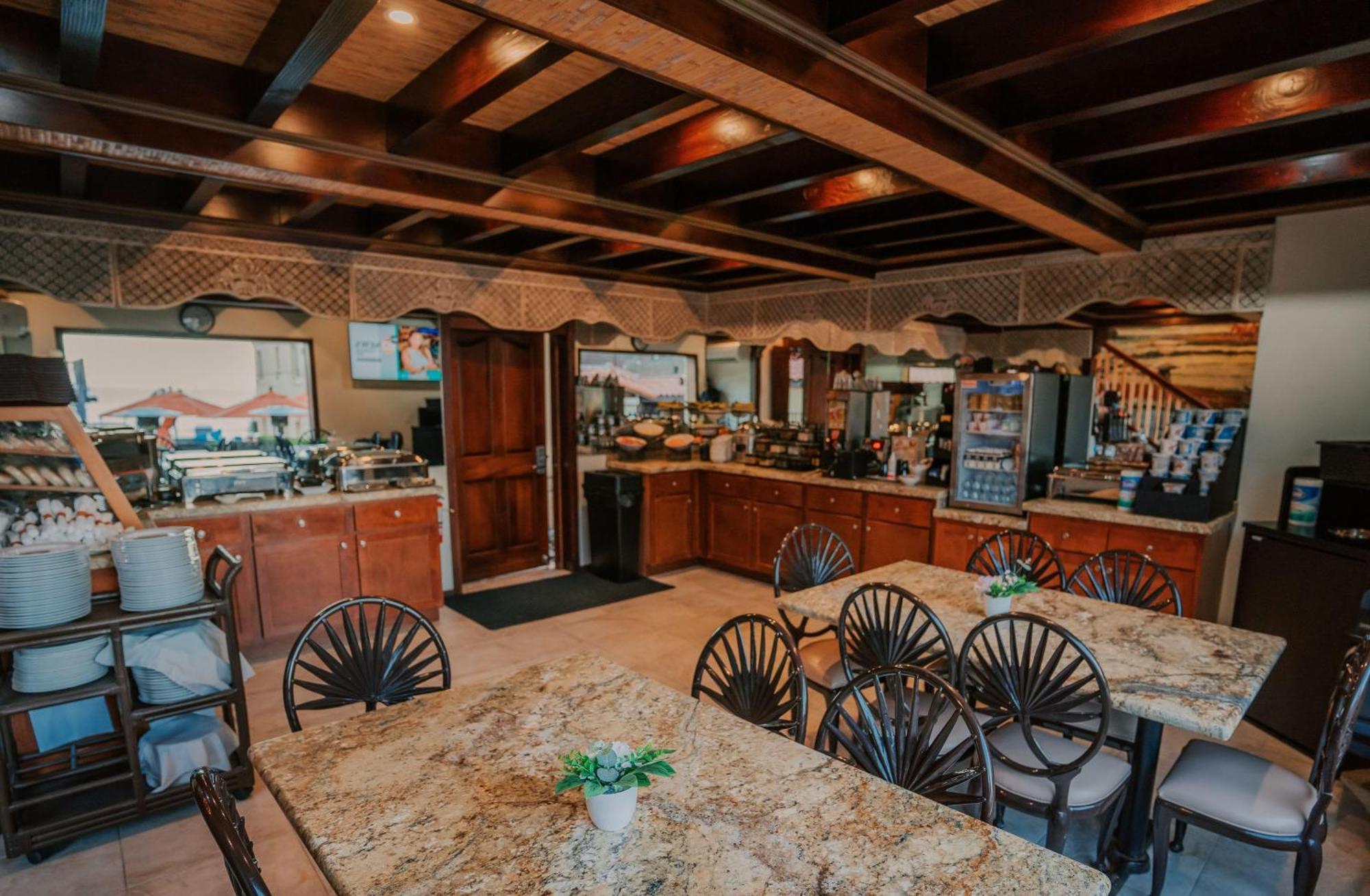 Pantai Inn Сан Диего Екстериор снимка